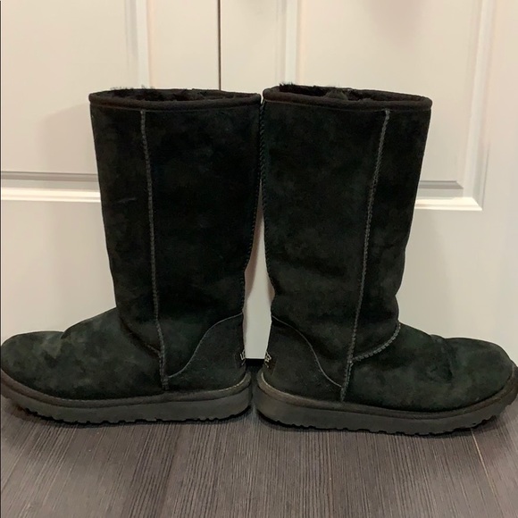 UGG Classic Tall Boot - Picture 4 of 8